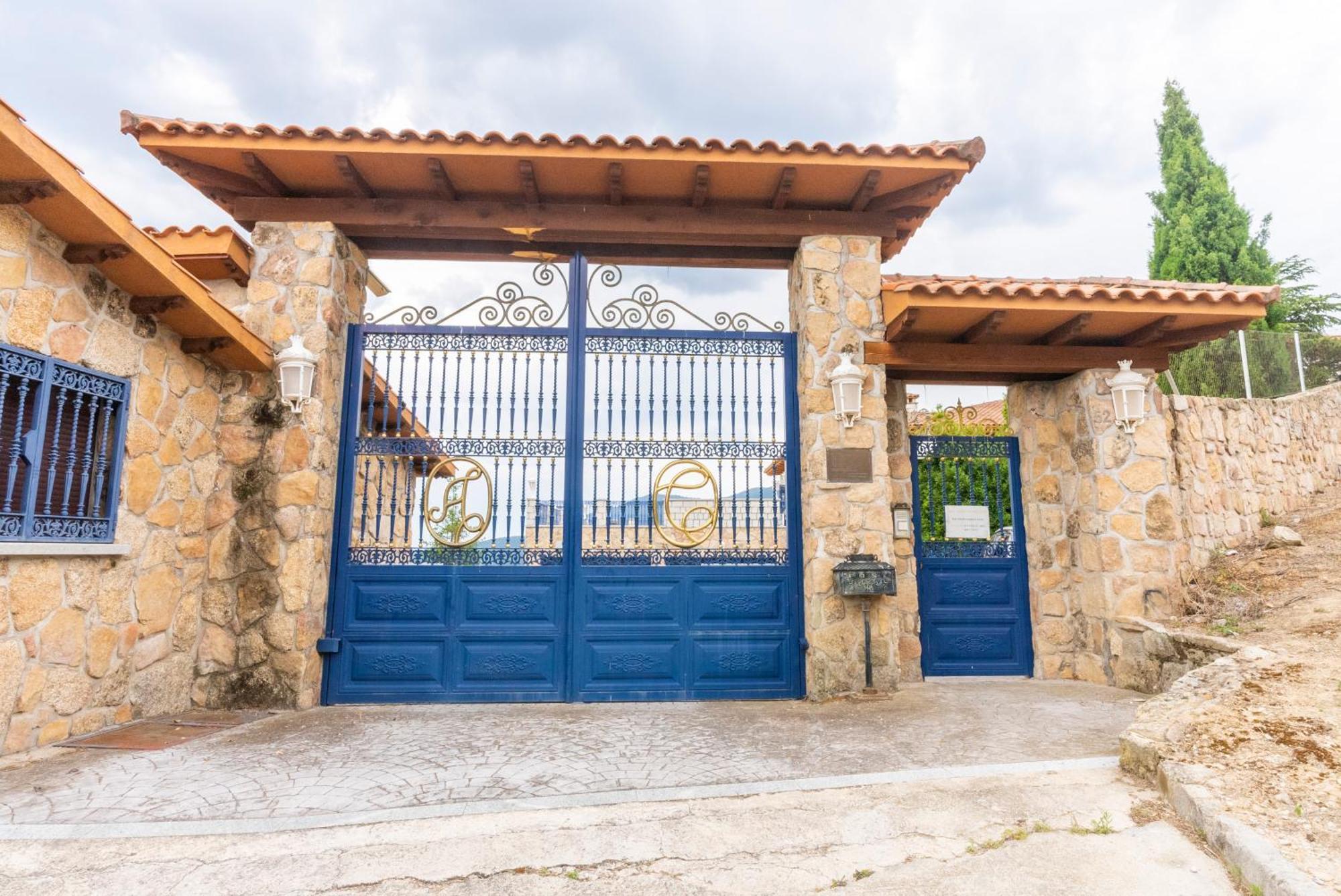 Mansion Con Jacuzzi A 40 Grados, Gran Piscina Y Padel Villa El Tiemblo Buitenkant foto