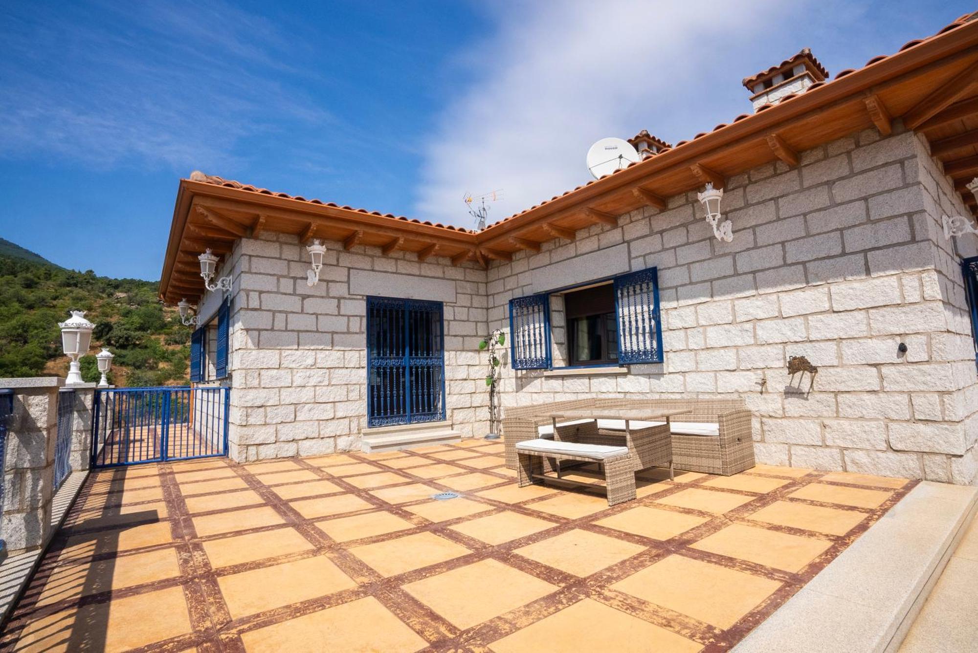 Mansion Con Jacuzzi A 40 Grados, Gran Piscina Y Padel Villa El Tiemblo Buitenkant foto