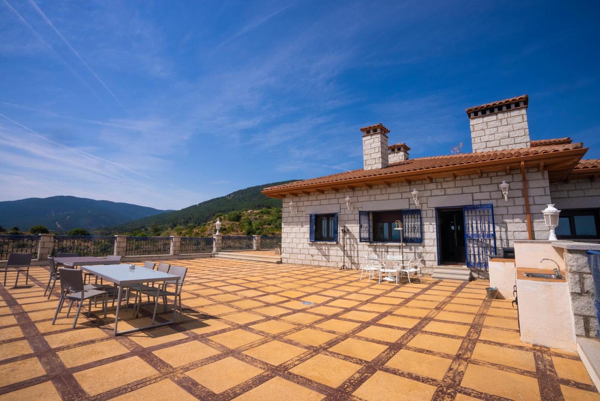 Mansion Con Jacuzzi A 40 Grados, Gran Piscina Y Padel Villa El Tiemblo Buitenkant foto