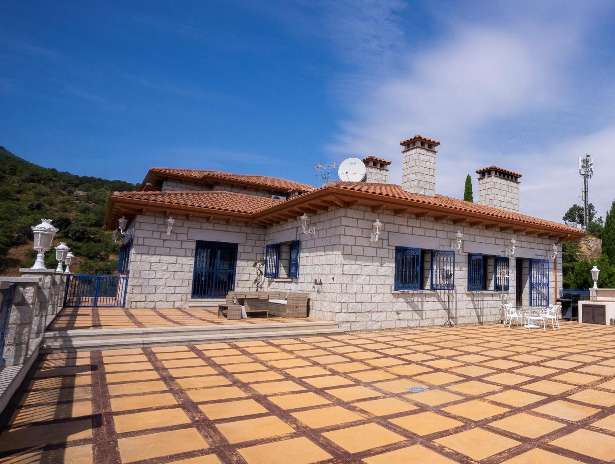 Mansion Con Jacuzzi A 40 Grados, Gran Piscina Y Padel Villa El Tiemblo Buitenkant foto